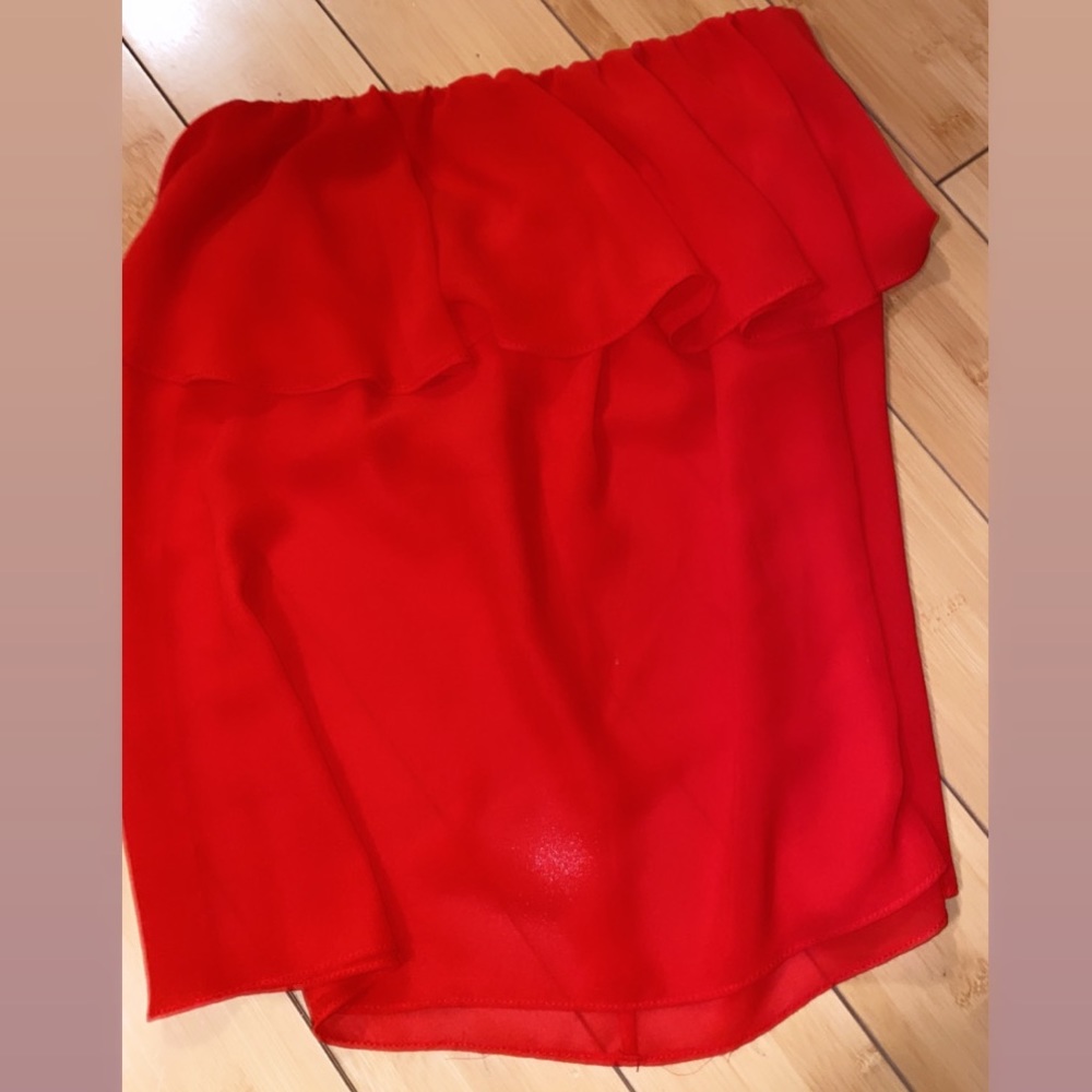 Strapless flowy red top